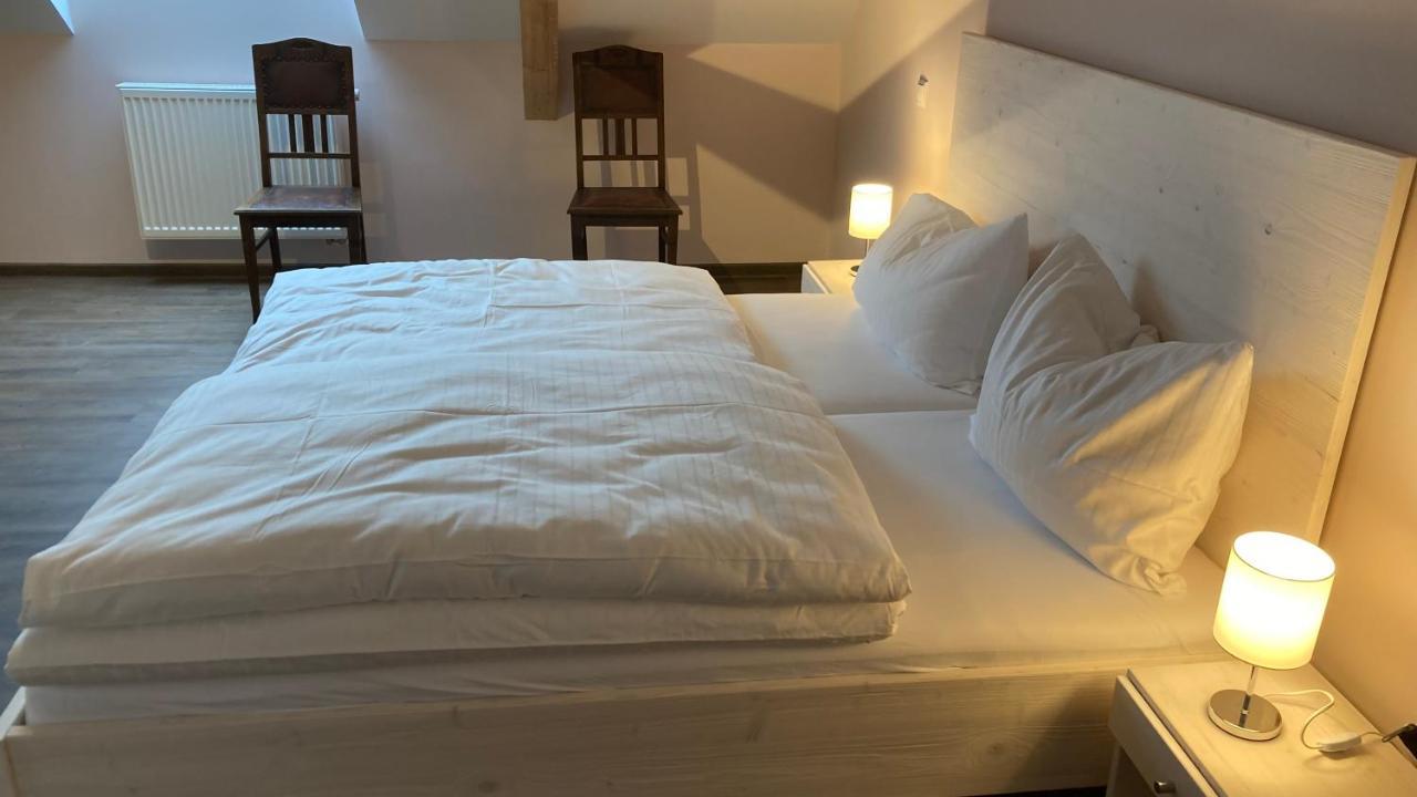 Buergerhausloewen Hotel Philippsburg Eksteriør billede