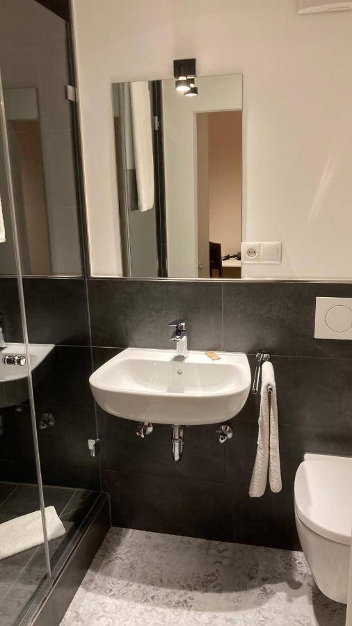 Buergerhausloewen Hotel Philippsburg Eksteriør billede
